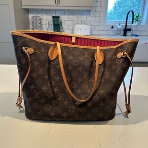 Louis Vuitton Neverfull MM Authentic Monogram with Pivione Interior